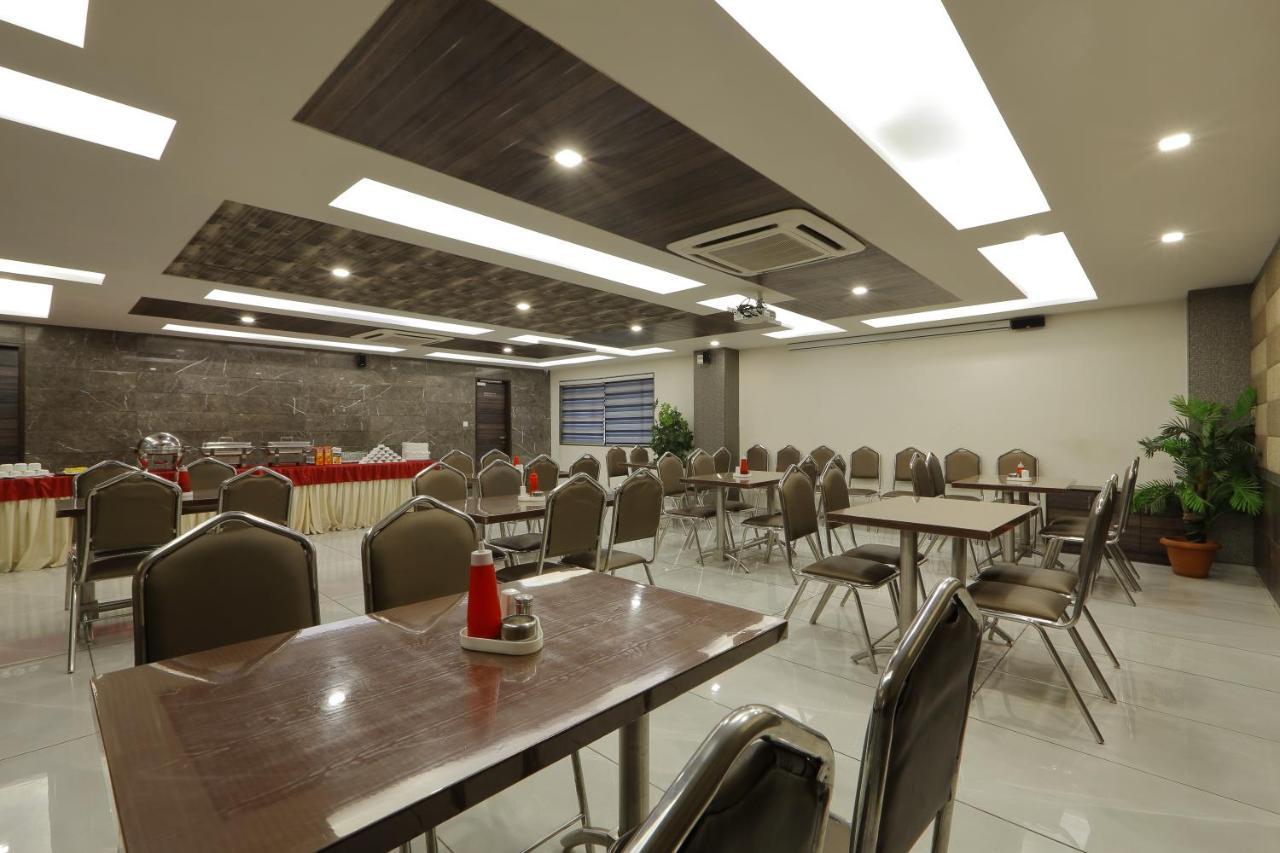 Hotel Unity Ahmedabad Exterior photo